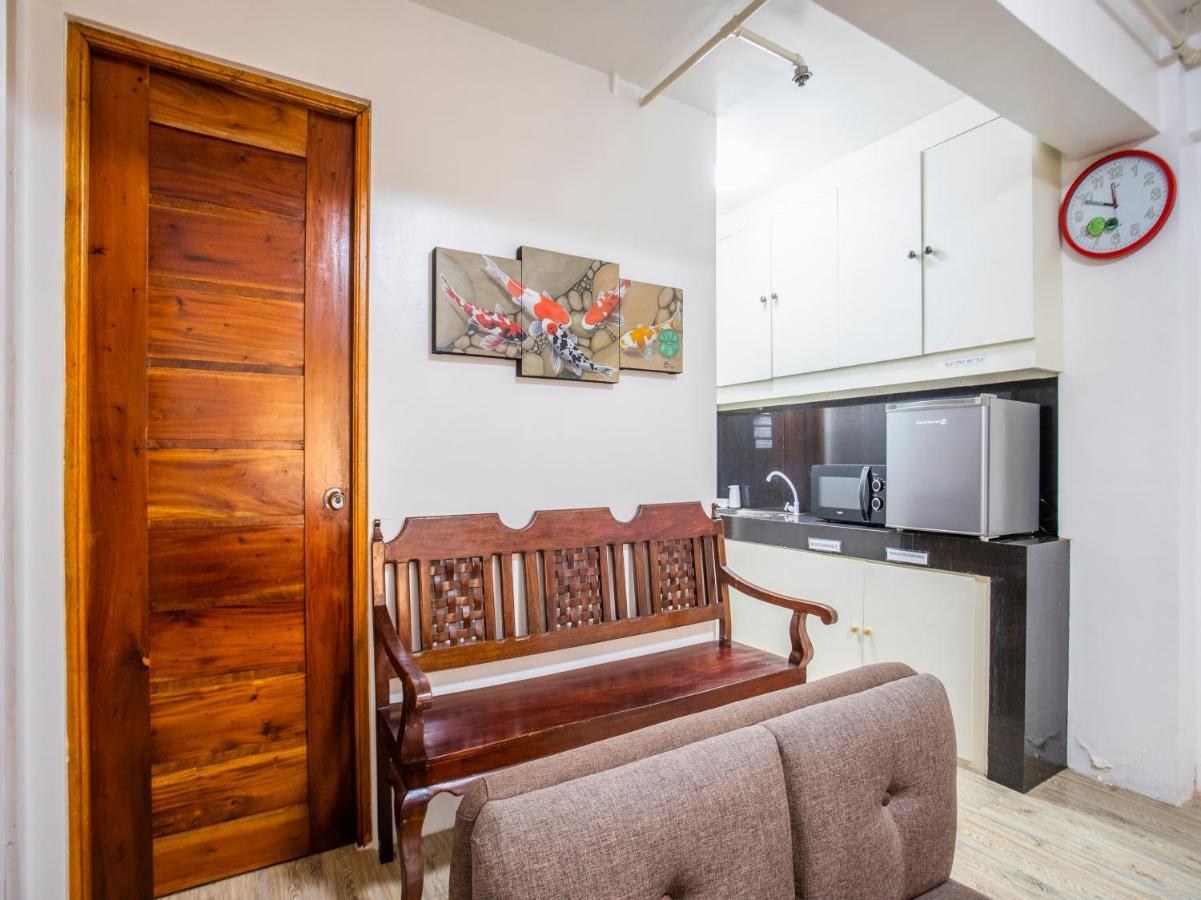Capital O 806 Pattaui Residences Taguig Buitenkant foto